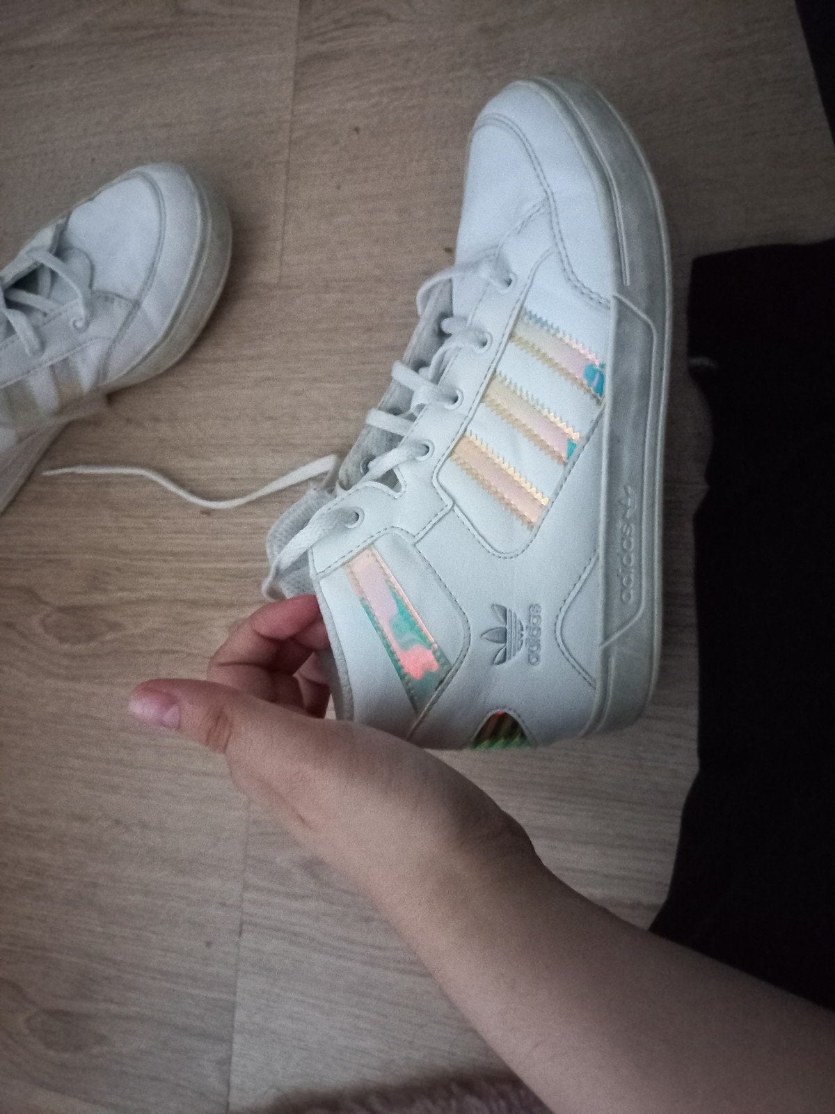 Adidas schoenen, Sport en Fitness, Basketbal, Ophalen, Zo goed als nieuw, Schoenen