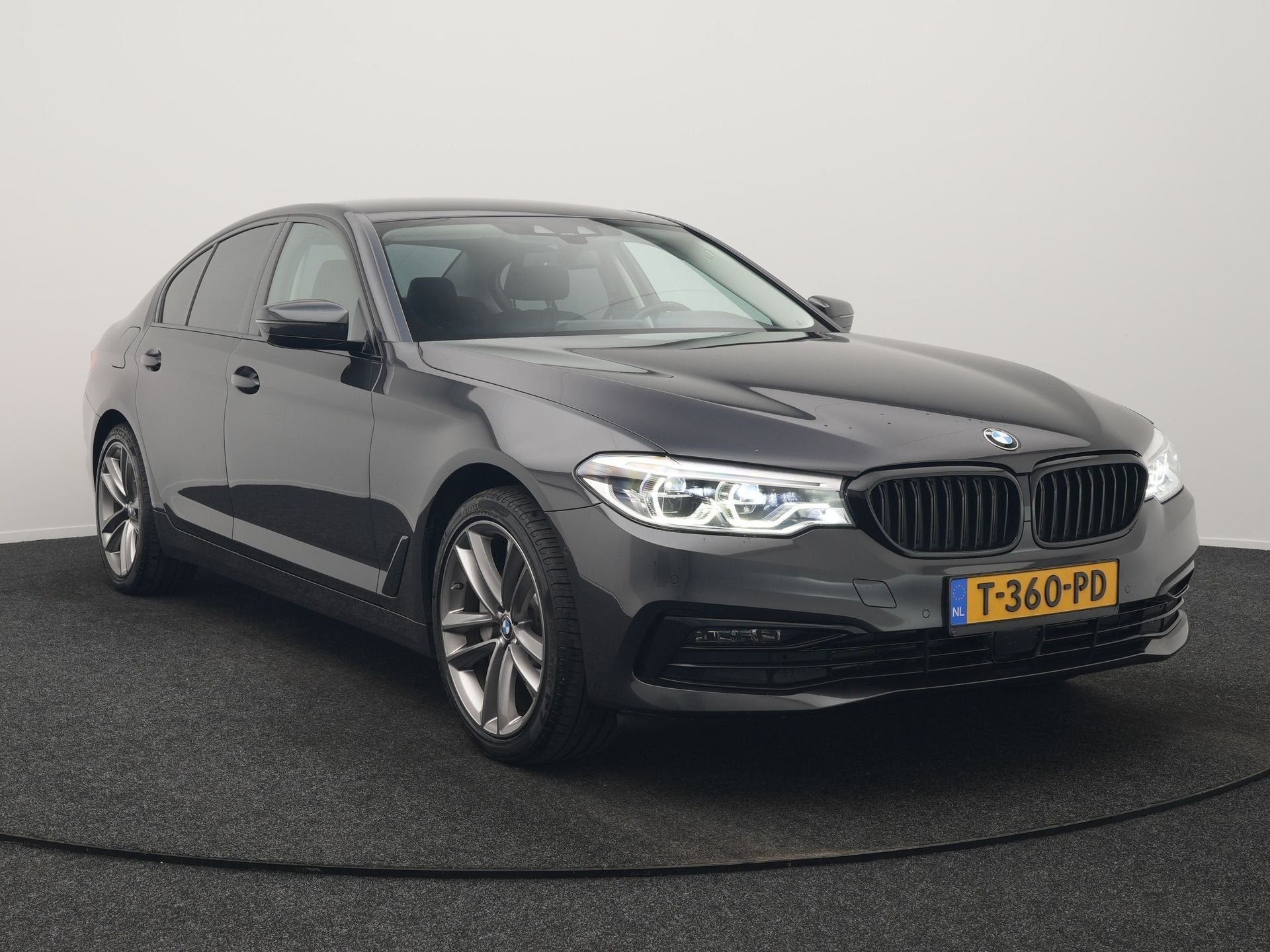 Foto 24 van BMW 5 Serie 530e iPerformance Sportline PHEV 252pk | Adaptiv
