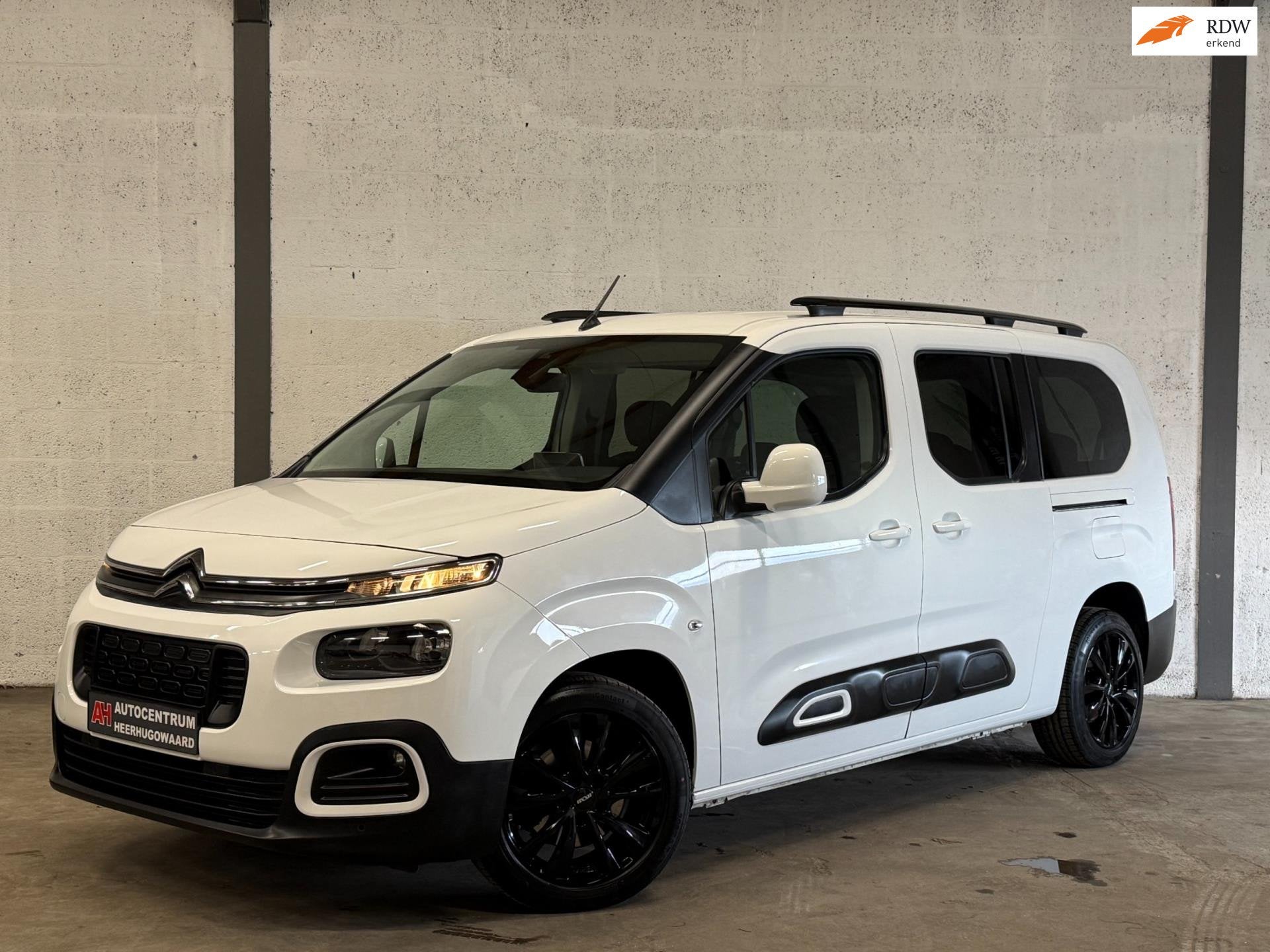 Citroen Berlingo XL 1.2 PureTech Shine 7p. Navi|Clima|Carpla, Auto's, Voorwielaandrijving, Gebruikt, 1199 cc, 7 stoelen