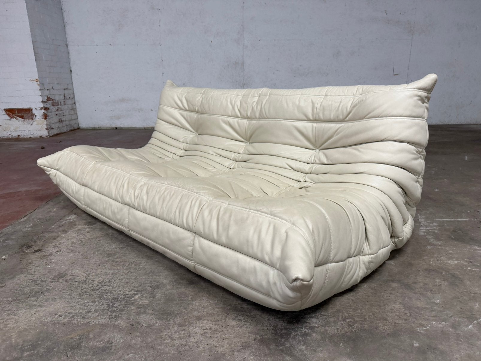 100% authentieke Ligne Roset Togo 3zit Beige leder TOPstaat!, Huis en Inrichting, Ophalen of Verzenden, Zo goed als nieuw, 75 tot 100 cm