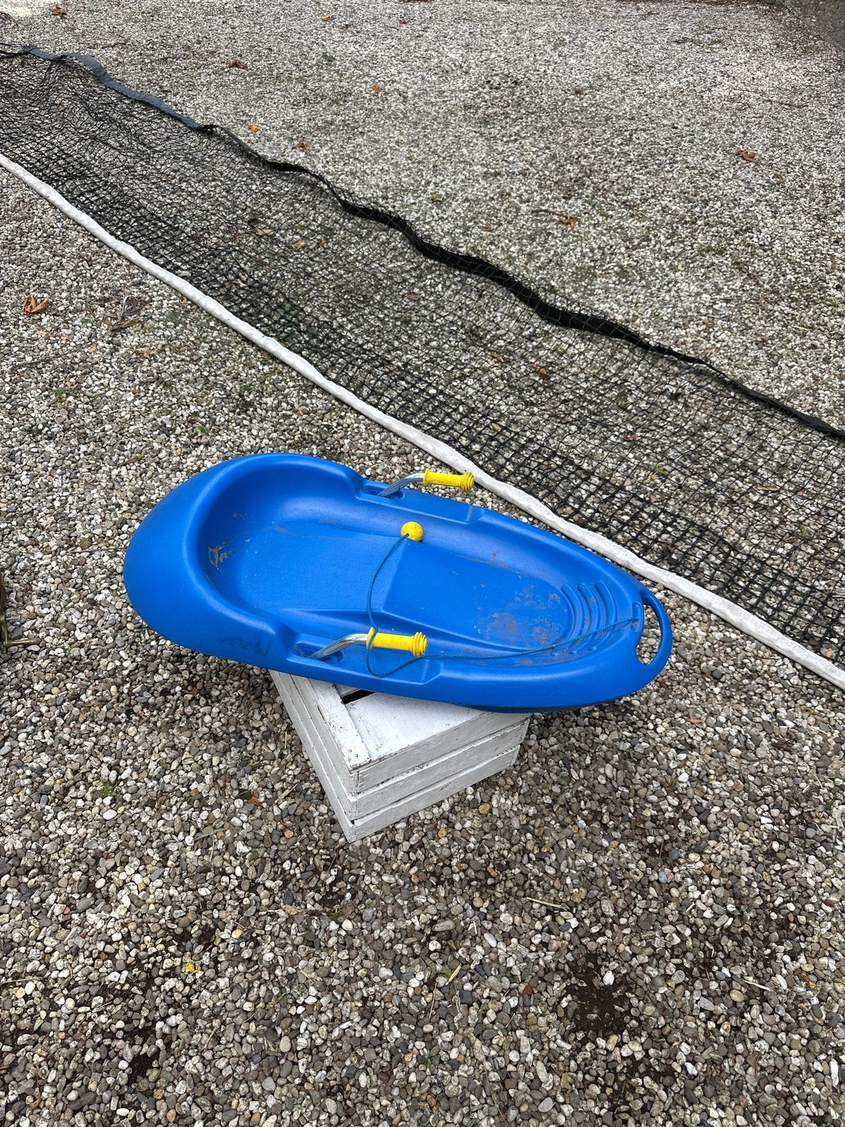 Blauwe kunststof slee voor winterplezier, Ophalen, Gebruikt, Kunststof