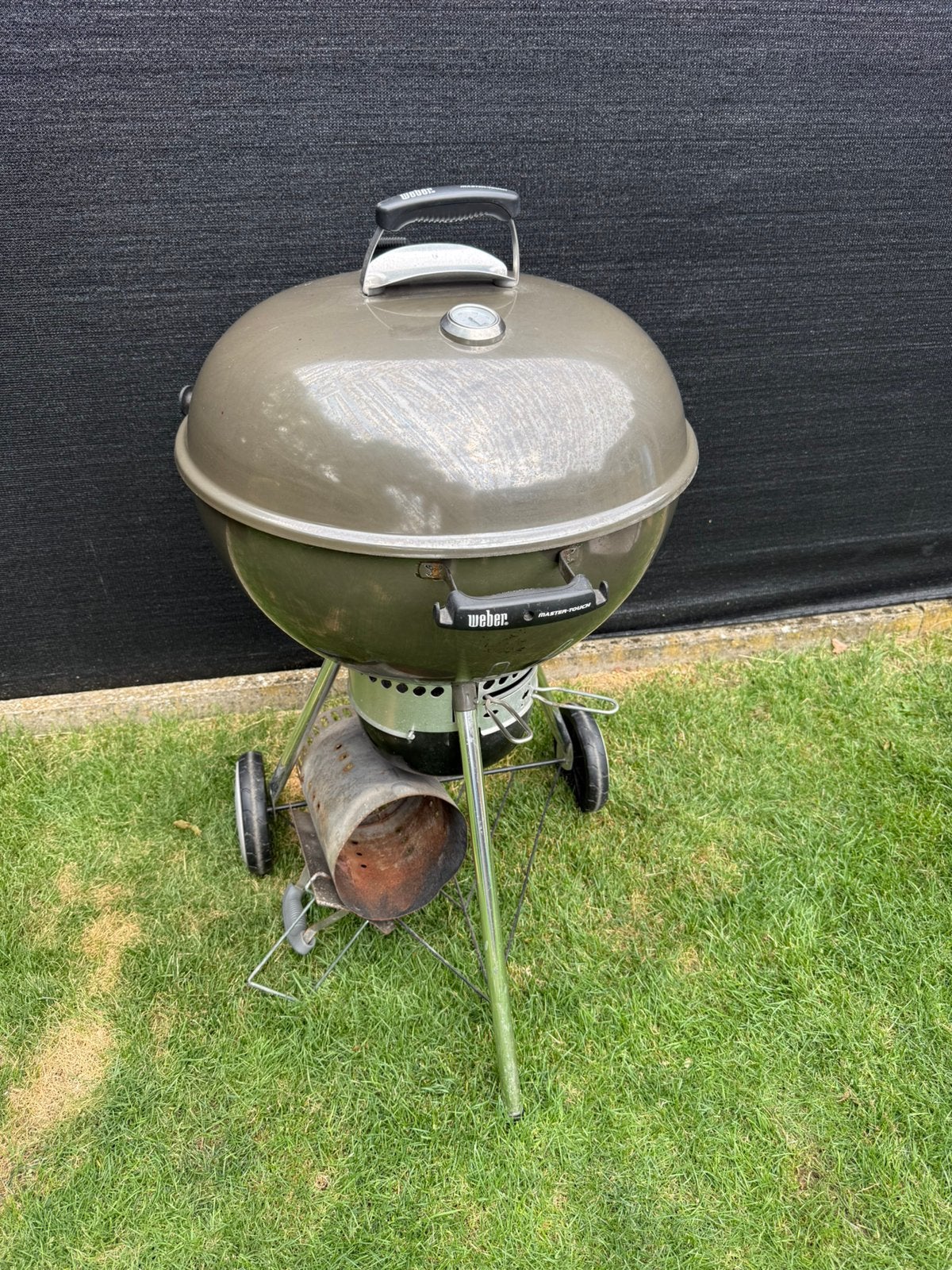 Weber mastertouch 55cm + snelstarter, Ophalen, Gebruikt, Met accessoires