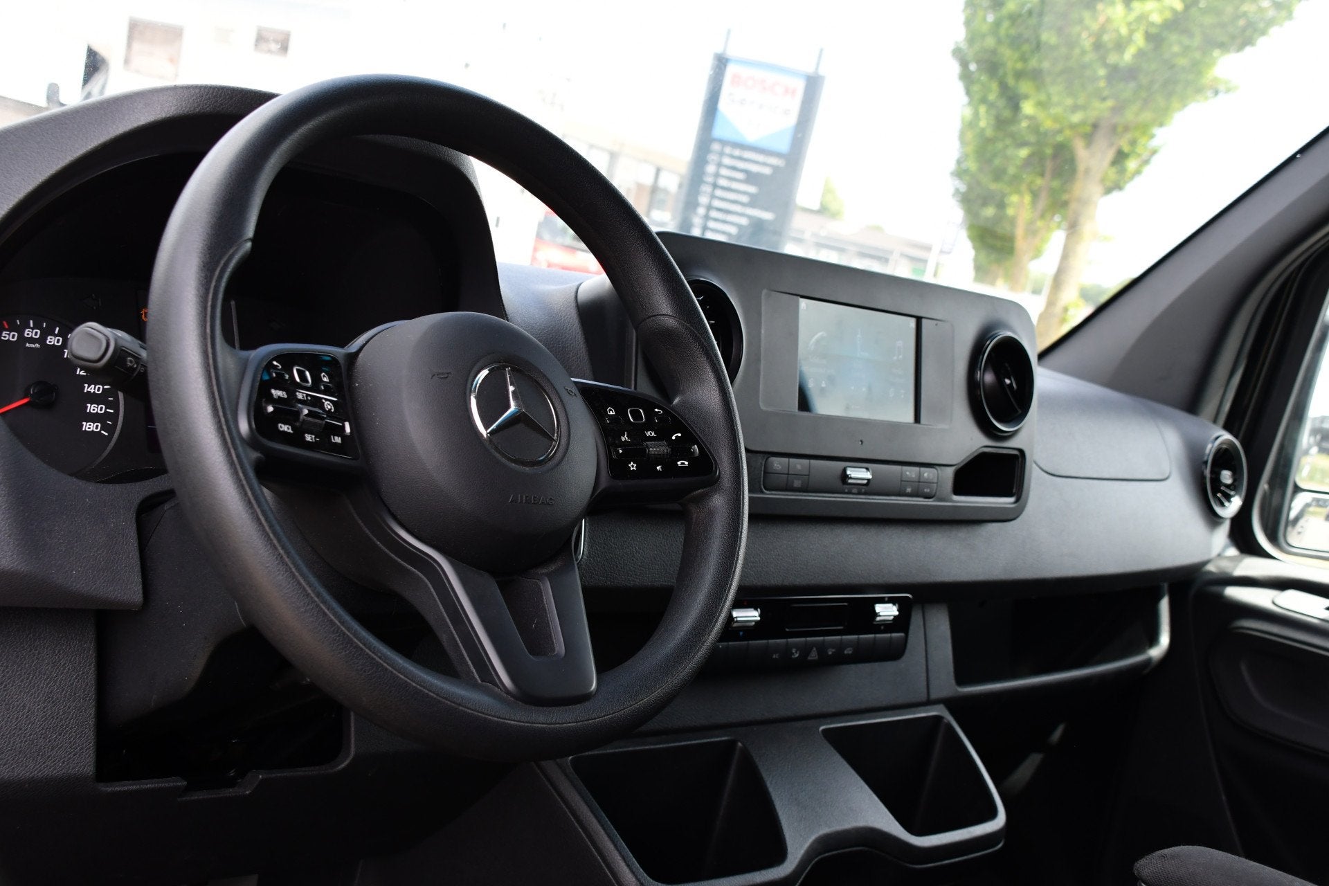 Mercedes-Benz Sprinter 317 1.9 CDI L2H2 RWD AMG Black Editio, Auto's, Automaat, Gebruikt, Start-stop-systeem, 4 cilinders