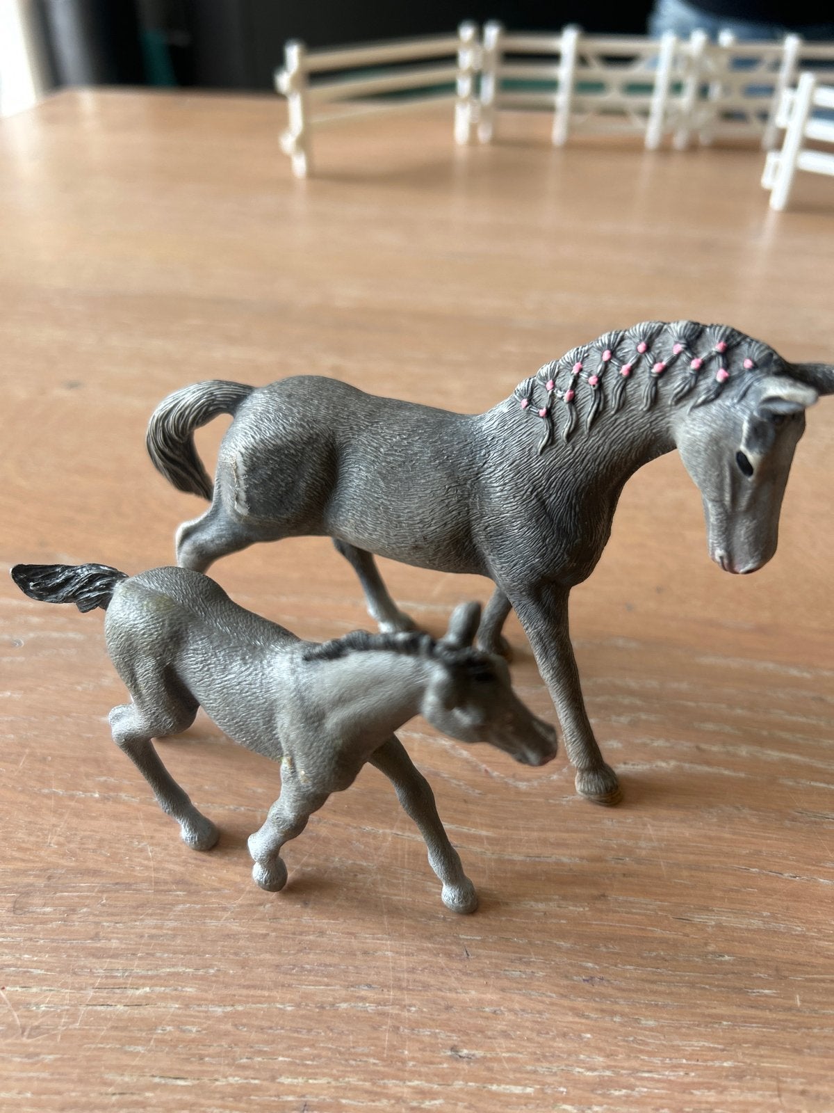 Schleich Trakehner Merrie (13888) en Veulen (13944) Set, Ophalen of Verzenden, Gebruikt