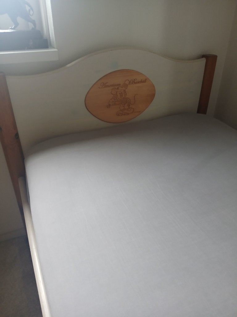 Disney bed, Kinderen en Baby's, 85 tot 100 cm, Ophalen of Verzenden, Zo goed als nieuw, Lattenbodem