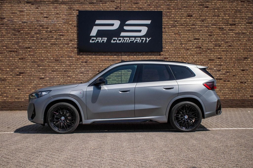 BMW X1 xDrive30e M-Sport, Full Option, Fabrieksgarantie, H&K, Auto's, BMW, 12 maanden, Gebruikt, Zwart, Bedrijf