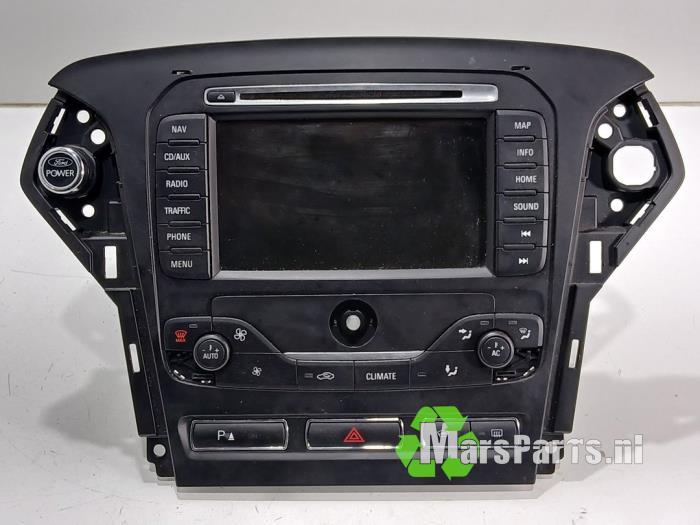 Radio CD Speler van een Ford Mondeo