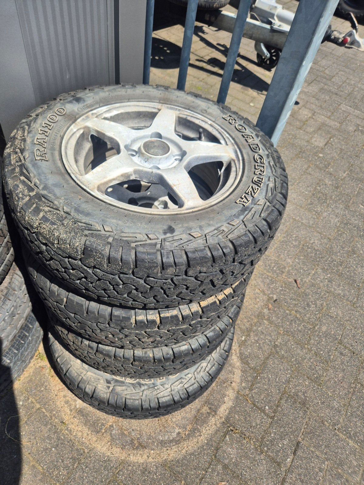 All terrain banden op velgen 175/80R14 Roadcruza RA1100, Ophalen of Verzenden, Gebruikt