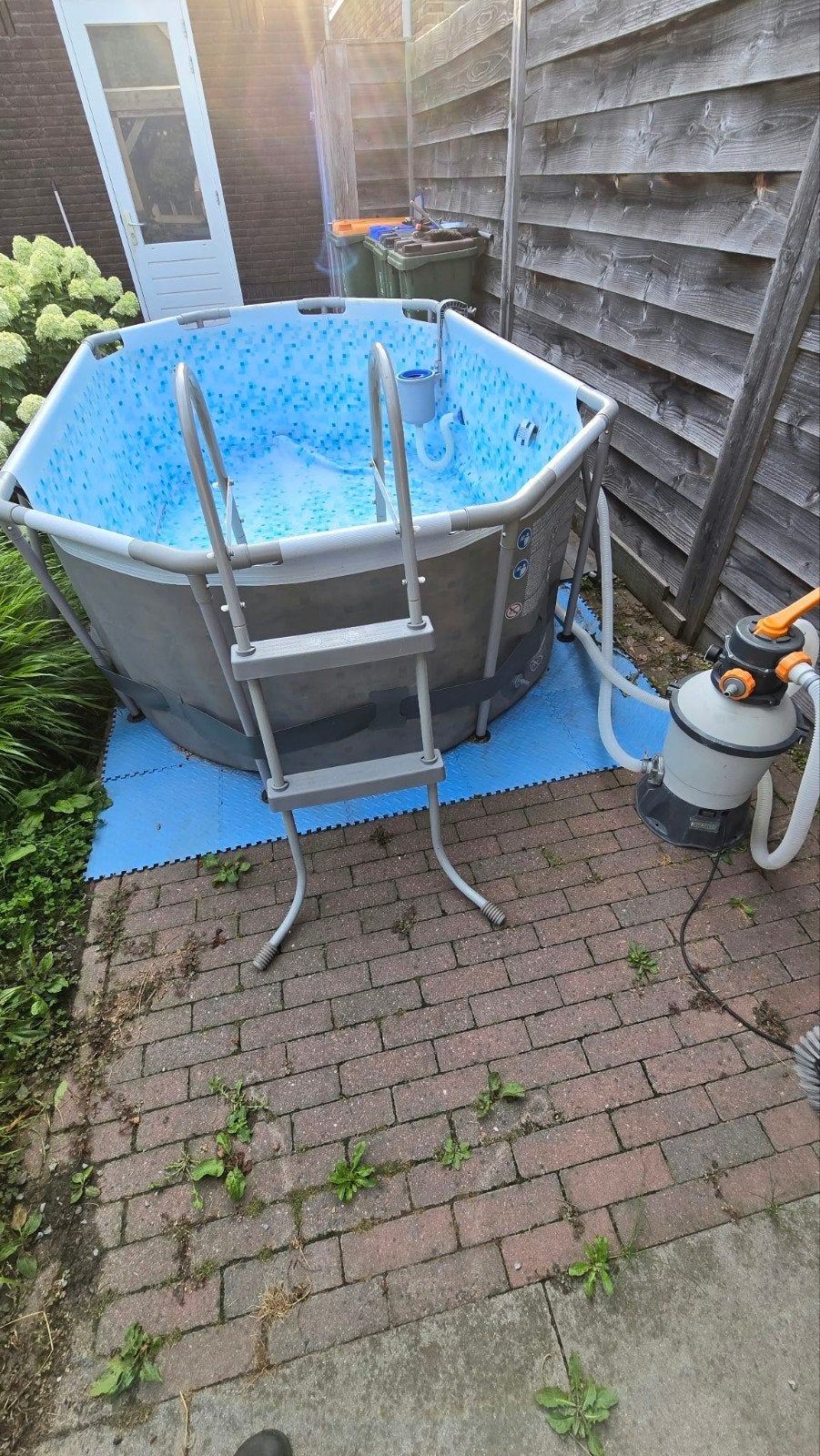 Zwembad met zandfilterpomp, ondertegels en accessoires, Ophalen, Gebruikt, Opzetzwembad