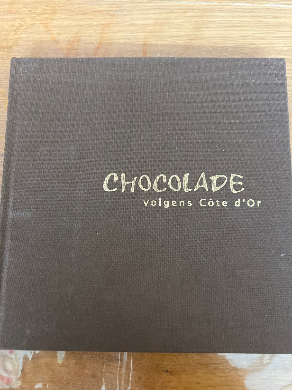 Chocolade volgens Côte d'Or - Receptenboek, Ophalen of Verzenden, Zo goed als nieuw, Overige gebieden, Voorgerechten en Soepen