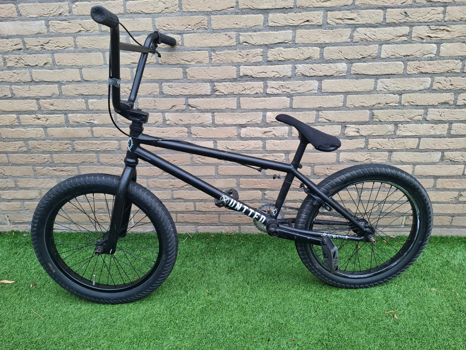 United The Voyage Pro BMX, Fietsen en Brommers, Fietsen | Crossfietsen en BMX, Staal, Velgrem, Voetsteunen, Ophalen