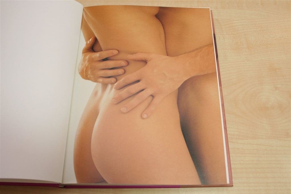 Erotiek — Intieme Liefdesmassage — Opwindende Foto\'s, Boeken, Ophalen of Verzenden, Zo goed als nieuw, Overige onderwerpen, Achtergrond en Informatie