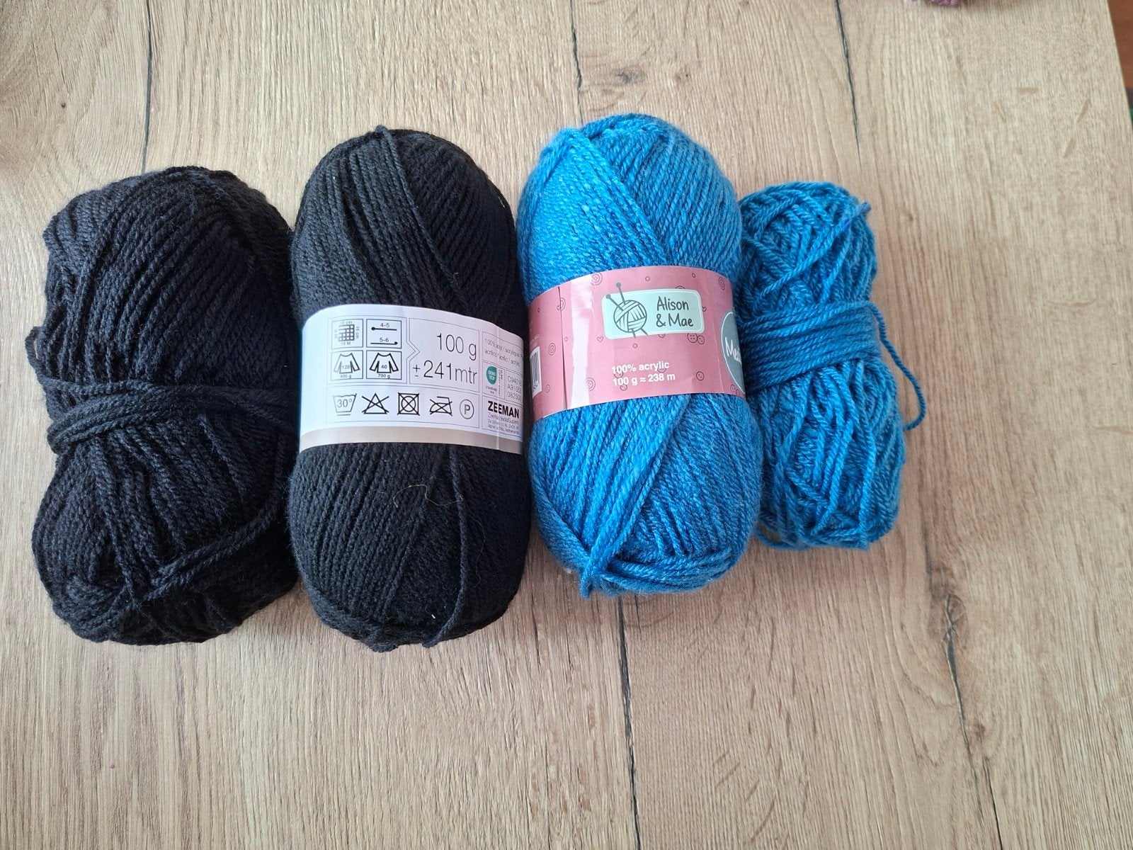 Wol en garen: zwart en blauw, Ophalen of Verzenden, Gebruikt, Breien of Haken, Wol of Garen