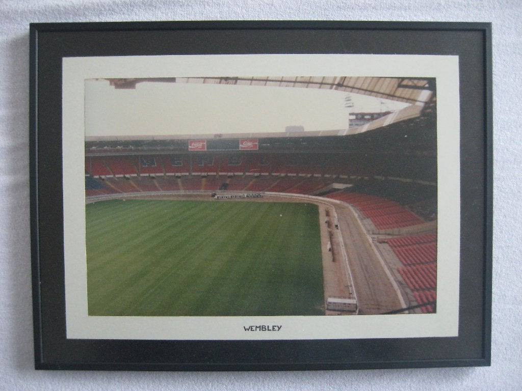 Prachtige ingelijste foto van het beroemde Wembley stadion, Ophalen of Verzenden, Zo goed als nieuw, Buitenlandse clubs, Overige typen