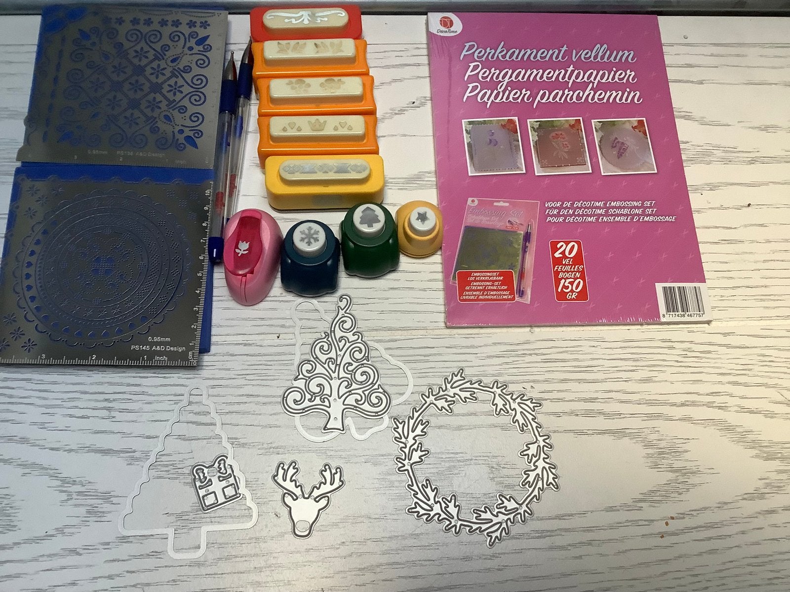 Spullen voor kaarten maken randpons snijsjablonen kerst, Hobby en Vrije tijd, Ophalen of Verzenden, Gebruikt, Kerst, Overige typen