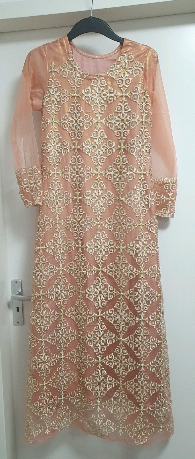 Roze jurk met borduursel en parels maat 170/176 XS, Kinderen en Baby's, Ophalen of Verzenden, Gebruikt, Meisje, Jurk of Rok