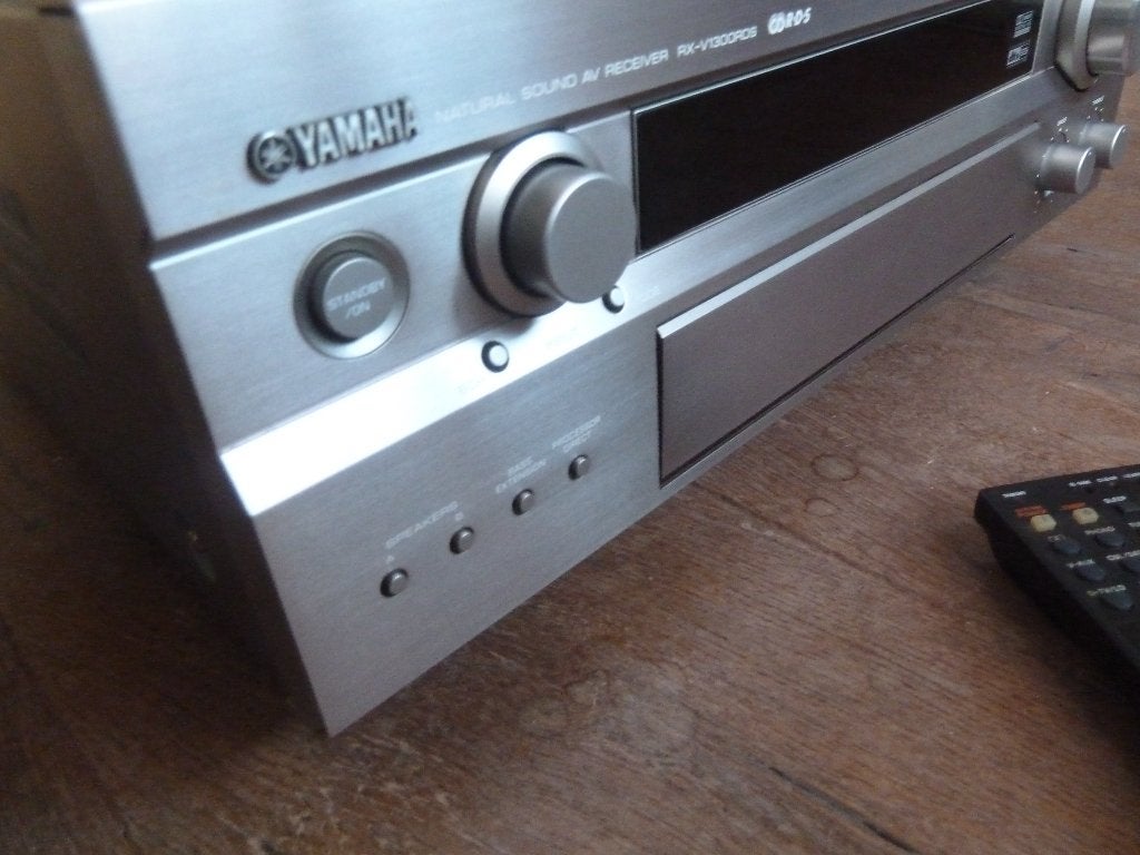 YAMAHA TopKlasse Receiver + Afst Bed en in NIEUWSTAAT !, Ophalen of Verzenden, Zo goed als nieuw, 120 watt of meer, Yamaha