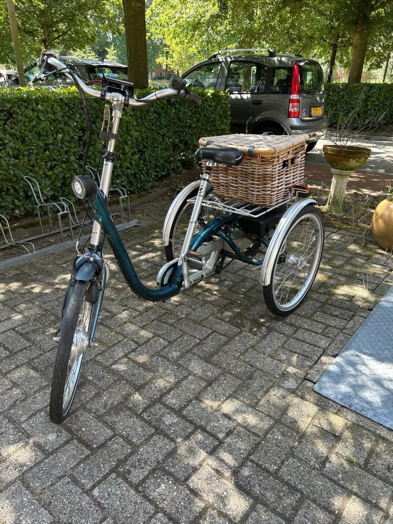 Nette driewieler met oplader, Ophalen, Gebruikt, Terugtraprem, Onbekend