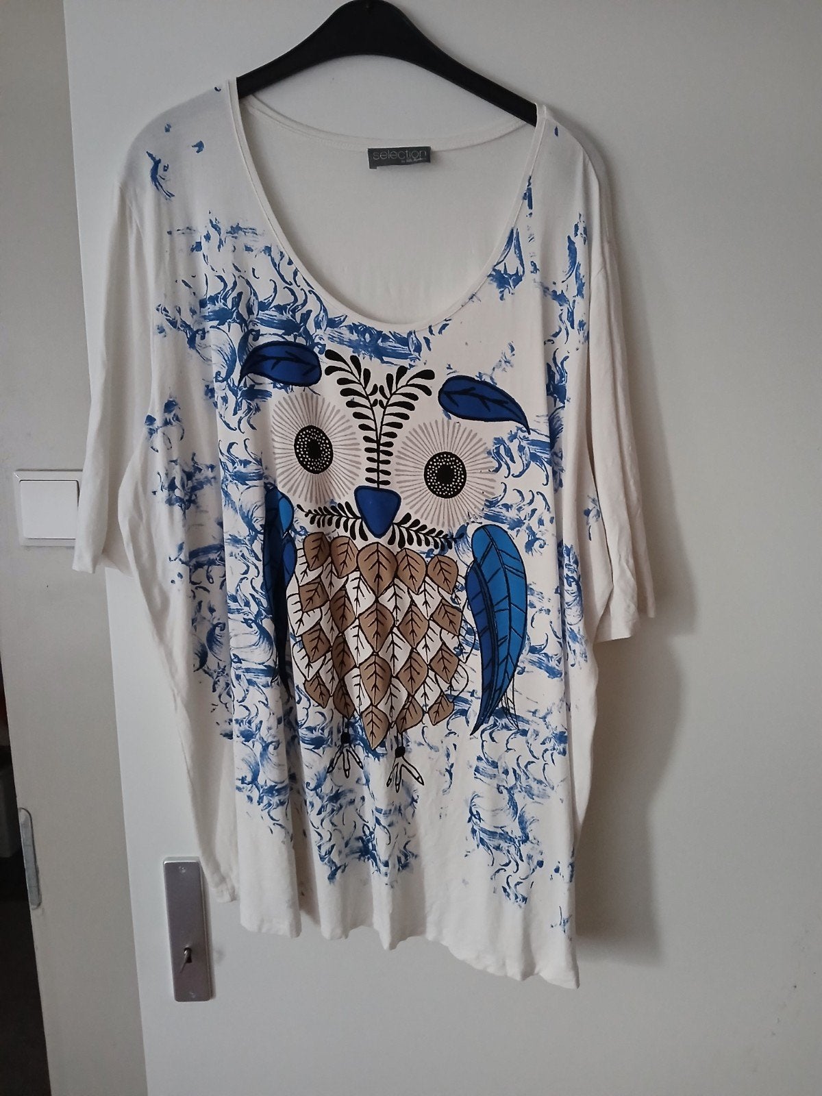 Witte tuniek met uilprint en blauwe details 50/52 ulla popke, Wit, Ulla popken Selection, Zo goed als nieuw, Shirt of Top