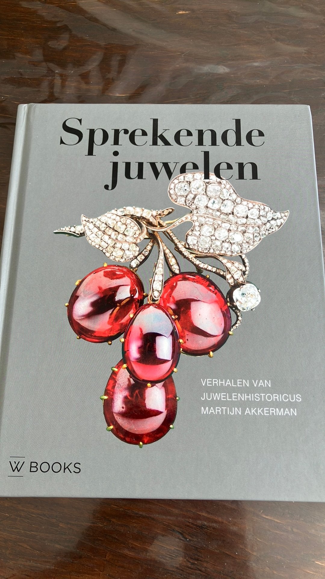 Martijn Akkerman - Sprekende juwelen, Ophalen of Verzenden, Gelezen, Martijn Akkerman