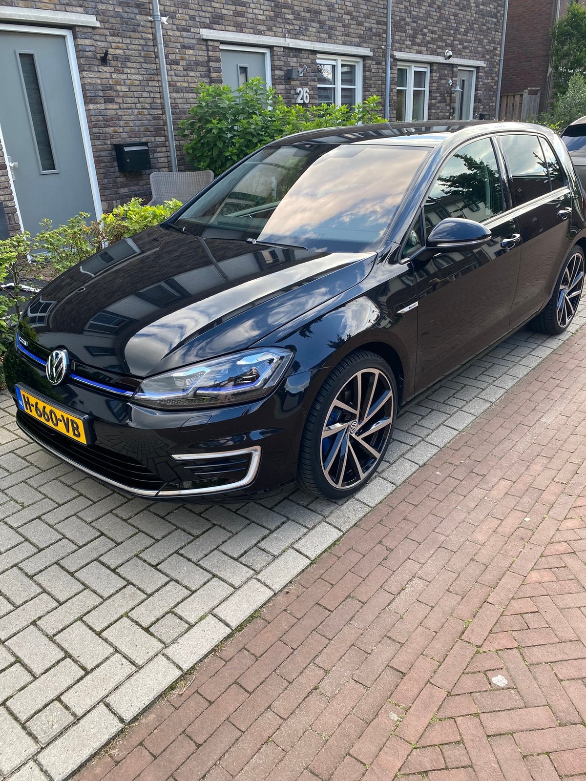 Volkswagen electrisch 136 pk, 2019 Zwart - met warmtepomp, Auto's, Volkswagen, 136 pk, Zwart, Leder, Elektrisch