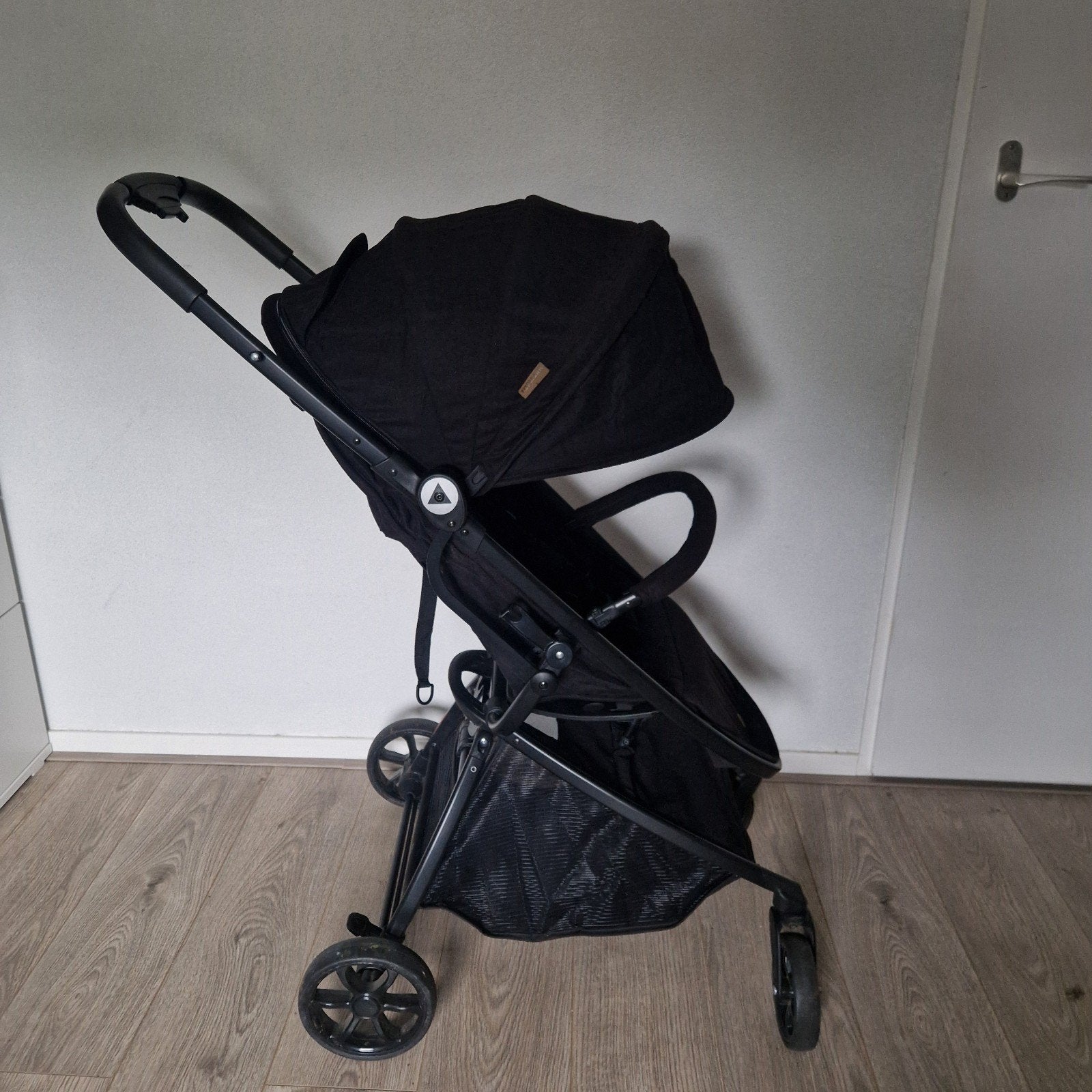 Topmark Compacte Zwarte Buggy, Kinderen en Baby's, Ophalen, Zo goed als nieuw, Overige merken, Verstelbare rugleuning