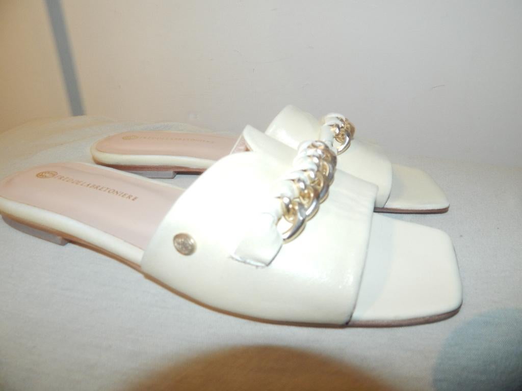 Fred de la Bretoniere leren slippers gouden hardware 37, Slippers, Fred de la Bretoniere, Overige kleuren, Verzenden