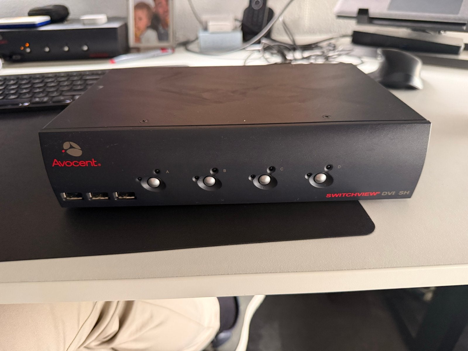 Avocent Dual Monitor KVM Switch DVI - Switchview DVI SH, Computers en Software, Ophalen of Verzenden, Gebruikt