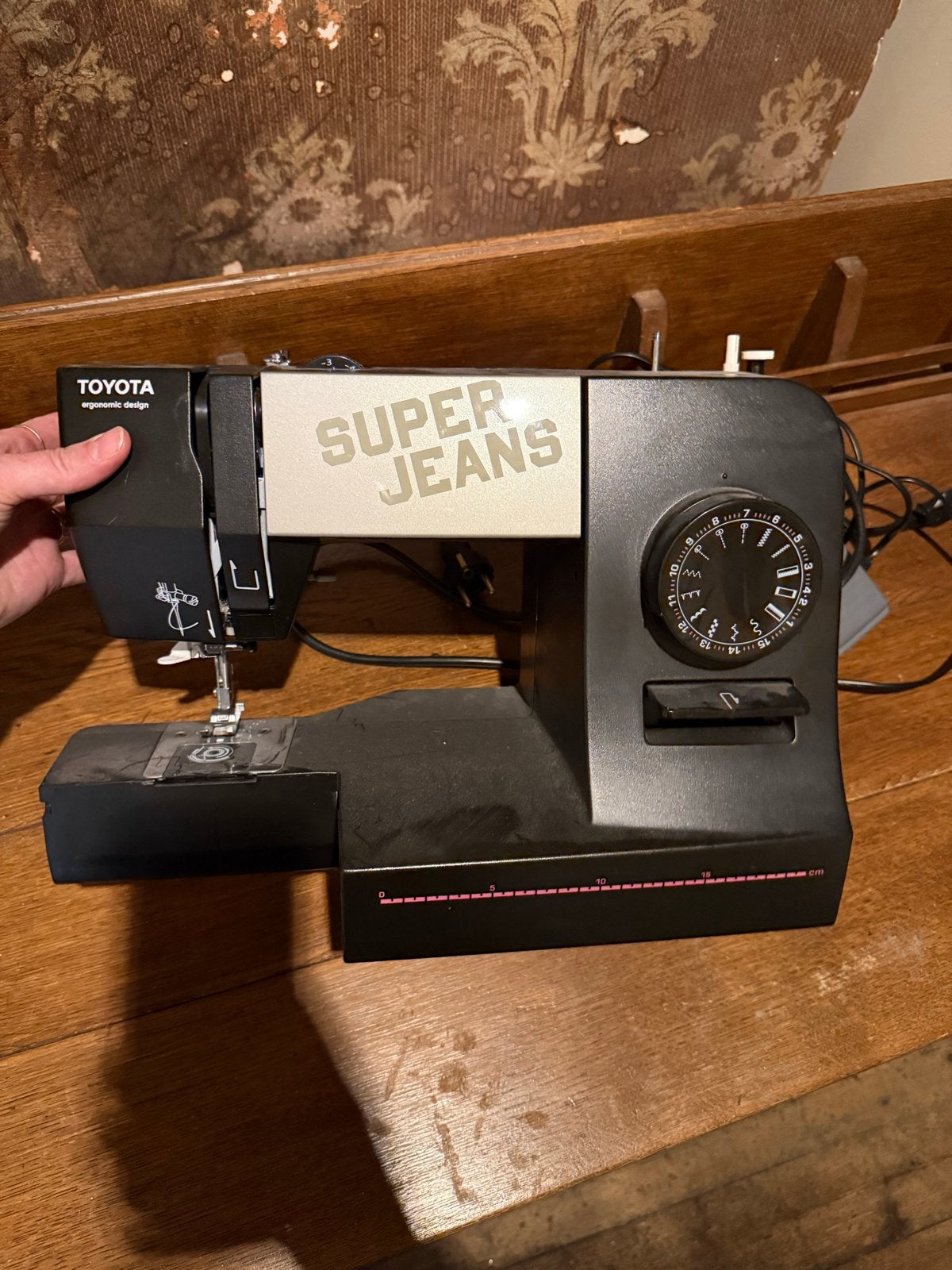 Toyota Super Jeans Naaimachine - Perfect voor Dikke Stoffen, Hobby en Vrije tijd, Ophalen, Gebruikt, Naaimachine, Overige merken