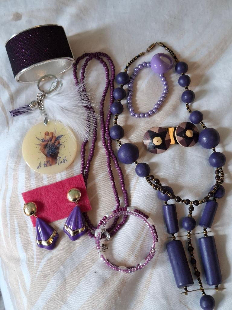 kleine PARTIJ sieraden 3,50 euro, Ophalen of Verzenden, Zo goed als nieuw, Overige kleuren, Overige materialen