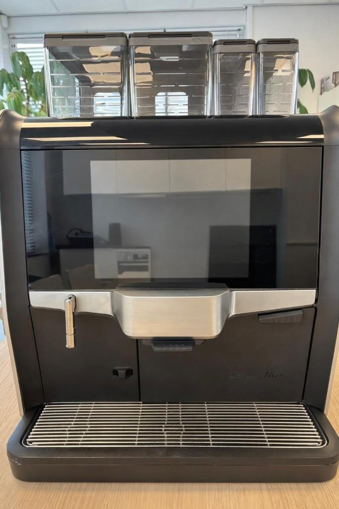 Koffieapparaat incl. 9x 750g melktopping, Ophalen, 10 kopjes of meer, Koffiemachine, Koffiebonen