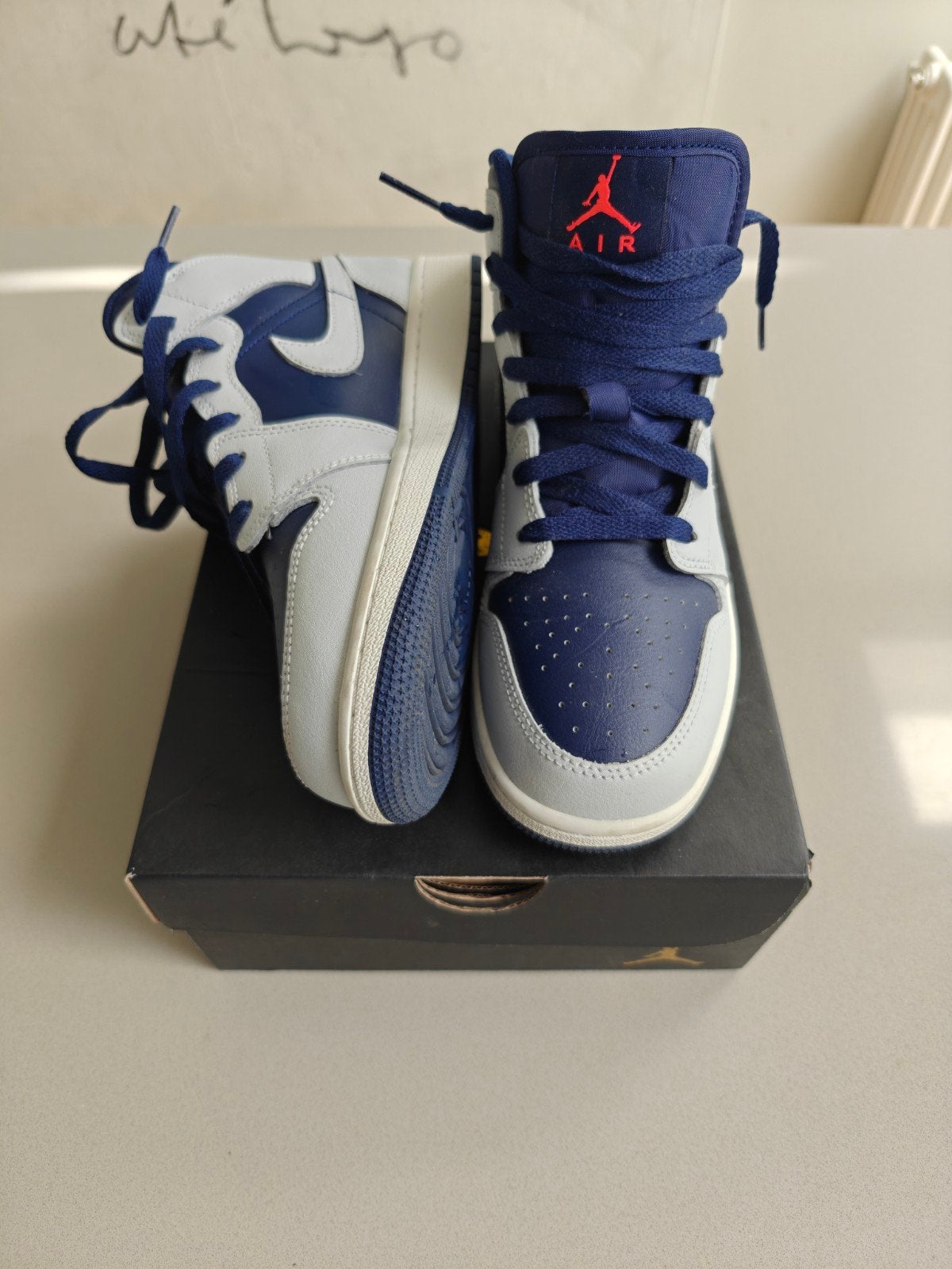 Jordan 1 Mid 'True Blue' Sneakers - Maat 38.5 (zgan), Ophalen of Verzenden, Zo goed als nieuw, Blauw