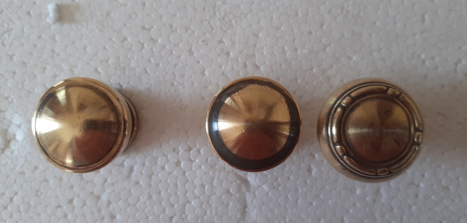 Set van 3 Antieke Messing Knoppen met Schroefdraad, Ophalen of Verzenden