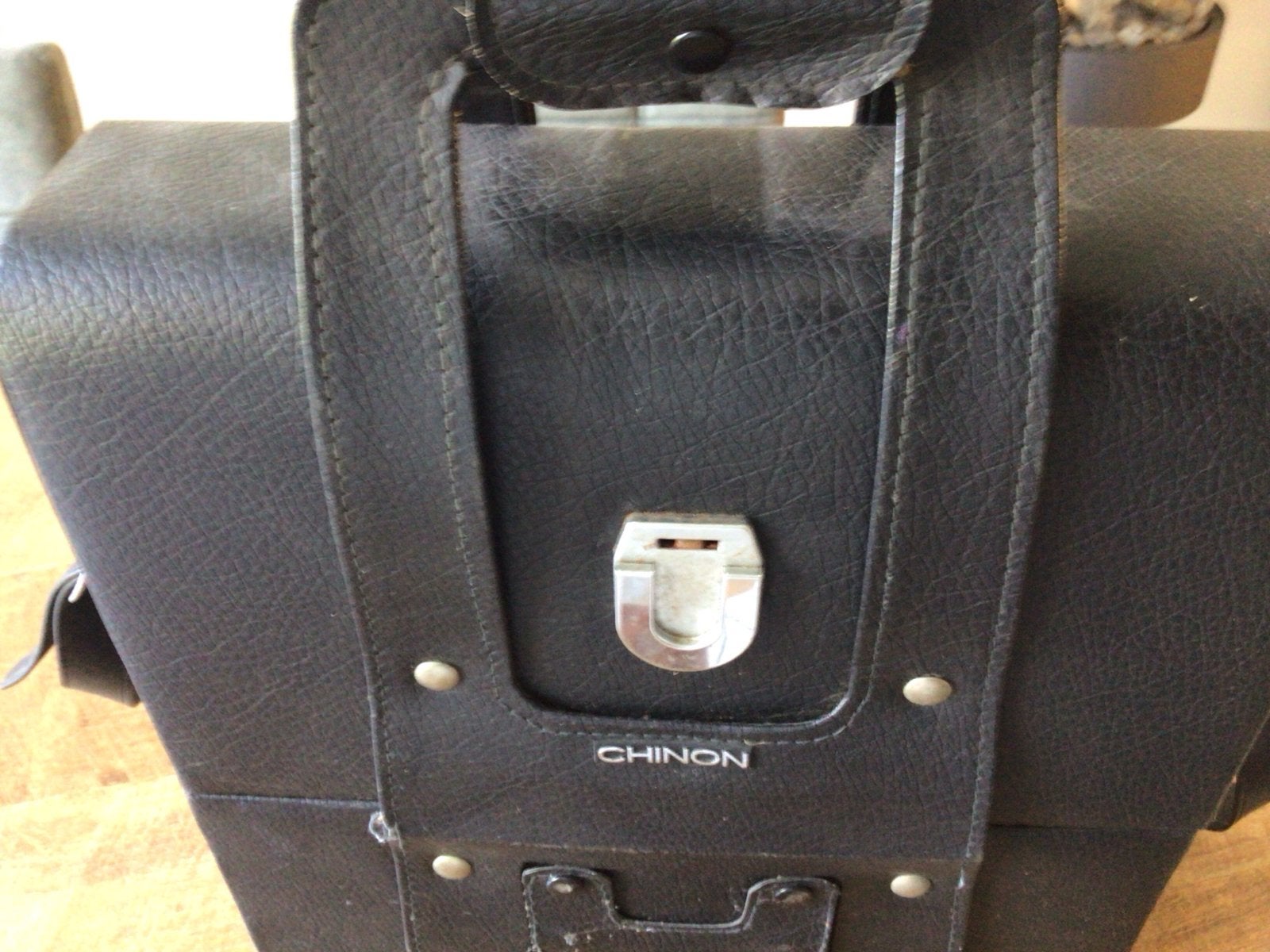 Chinon 805 S Filmcamera met toebehoren en draagtas, Ophalen, 8mm, Camera