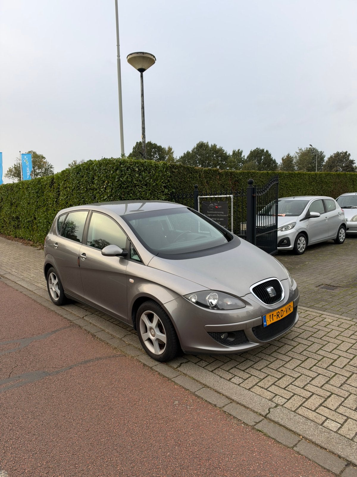 Seat Altea 1.6 75KW 2005 Grijs, Auto's, 4 cilinders, Zilver of Grijs, MPV, 5 stoelen
