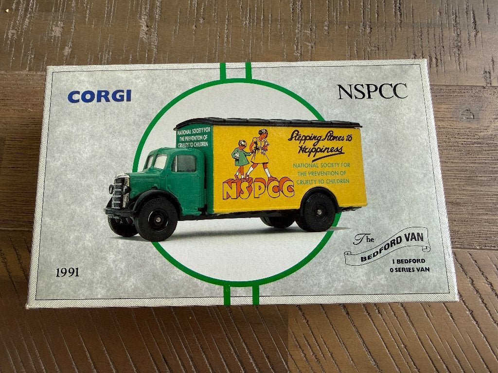 NSPCC Bedford O-series Van, Ophalen of Verzenden, Zo goed als nieuw, Bus of Vrachtwagen, Corgi