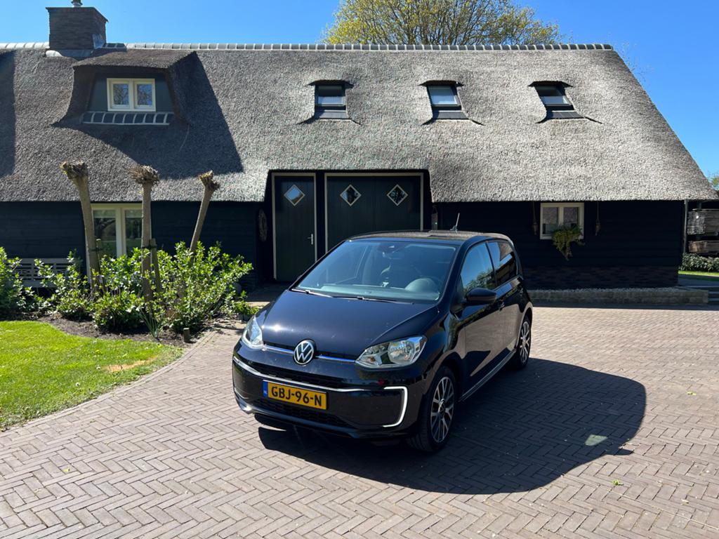 Volkswagen up! Elektromotor 83pk 2022 Zwart, Auto's, 83 pk, Up!, 4 stoelen, Elektrisch