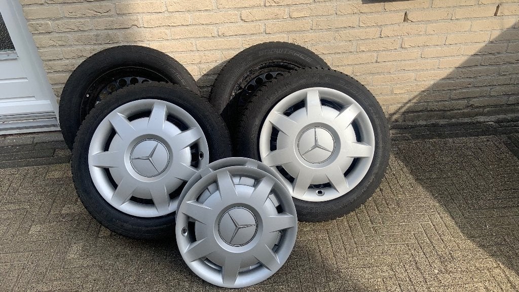 Winterbande en velgen van Mercedes c200, Ophalen