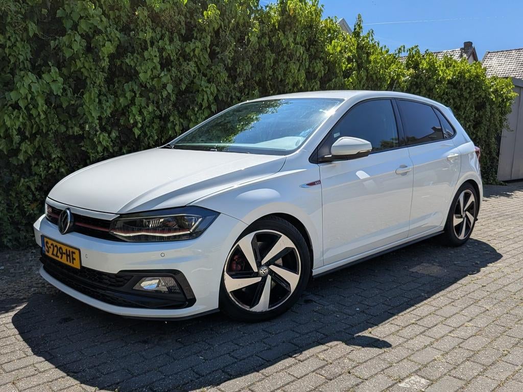 Volkswagen Polo 2.0 TSI 200pk 6-DSG 2018 Wit, Zwart, 4 cilinders, 1984 cc, Wit