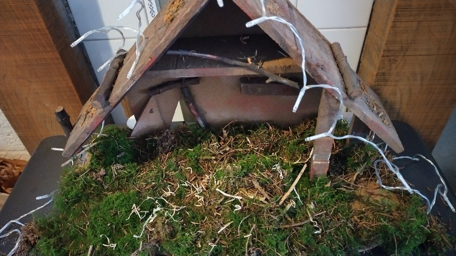 Kerststalletje 45/30 cm hoog
Deze is al 100 jaar oud
Kindje, Diversen, Ophalen