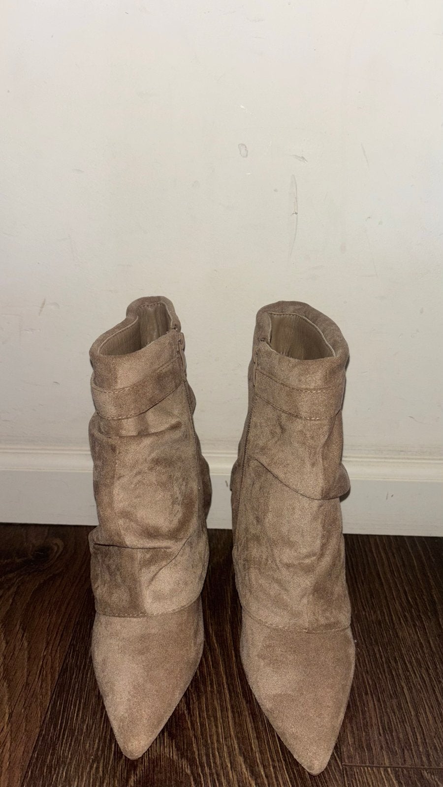 Nieuwe crèmekleurige laarsjes, Ophalen of Verzenden, Nieuw, Beige, Lage of Enkellaarzen