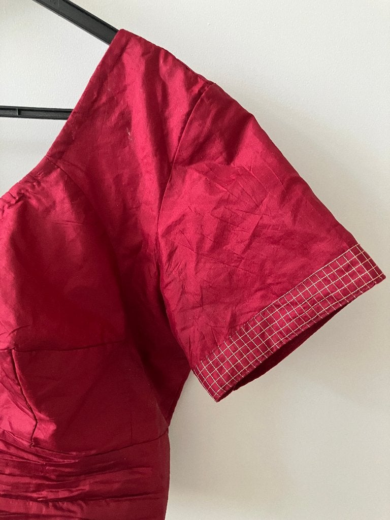 Rode saree blouse van zijde, Kleding | Dames, Gelegenheidskleding, Maat 38/40 (M), Overige typen, Ophalen of Verzenden, Gedragen