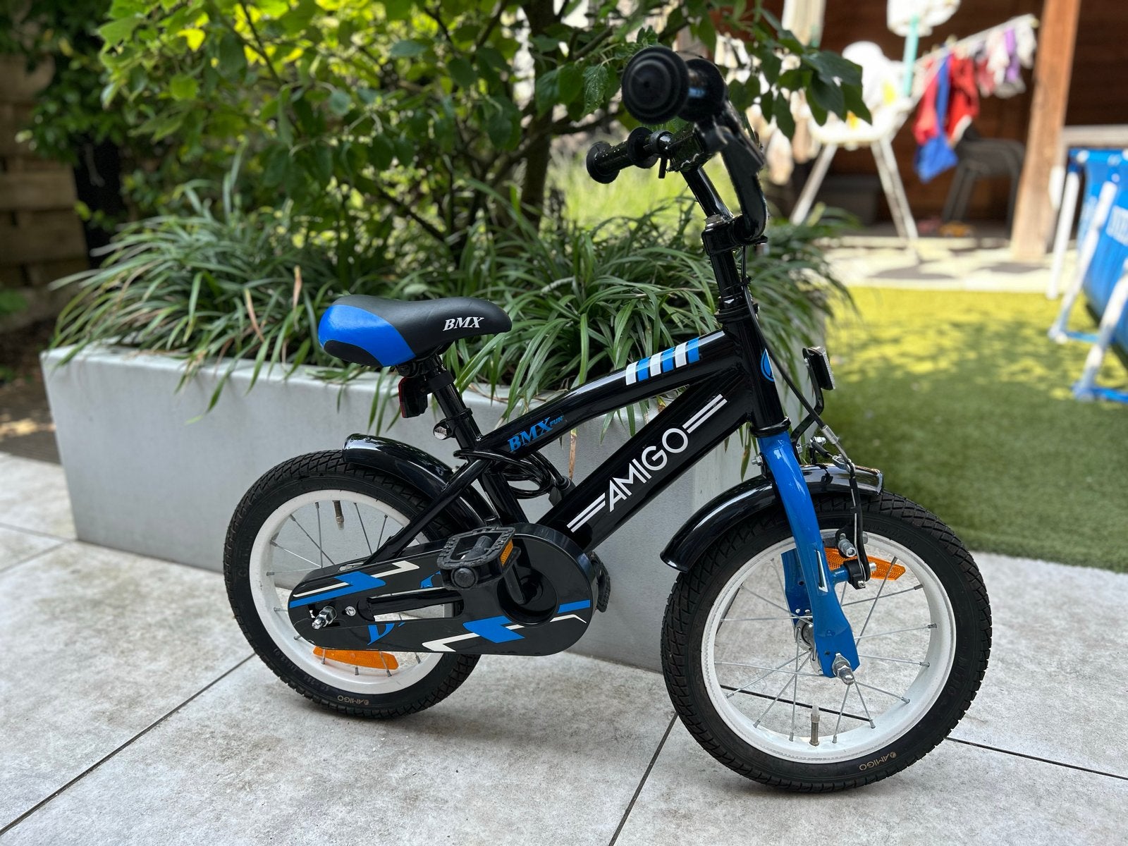 Jongensfiets blauw-zwart BMX Amigo 14 inch, Fietsen en Brommers, Ophalen, Zo goed als nieuw, Terugtraprem, Minder dan 16 inch