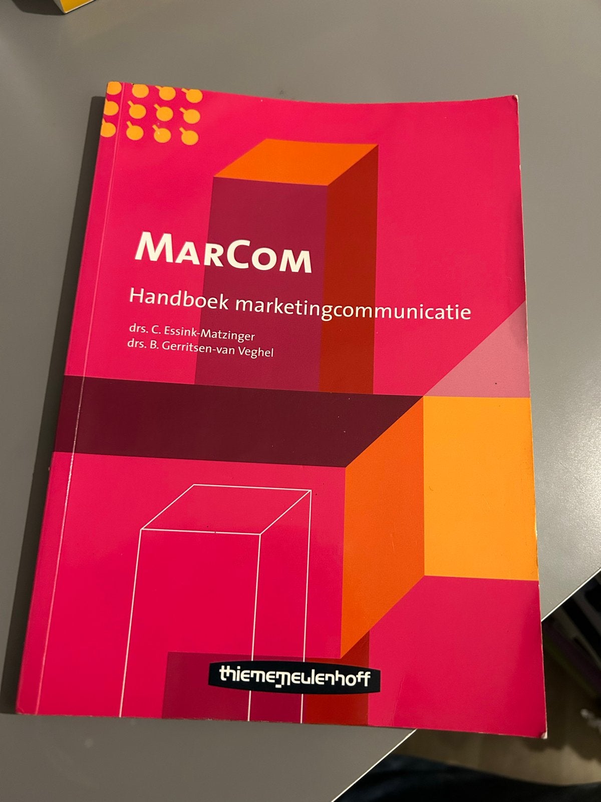 MARCOM Handboek marketingcommunicatie - Essink-Matzinger, Ophalen of Verzenden, Zo goed als nieuw, Economie en Marketing
