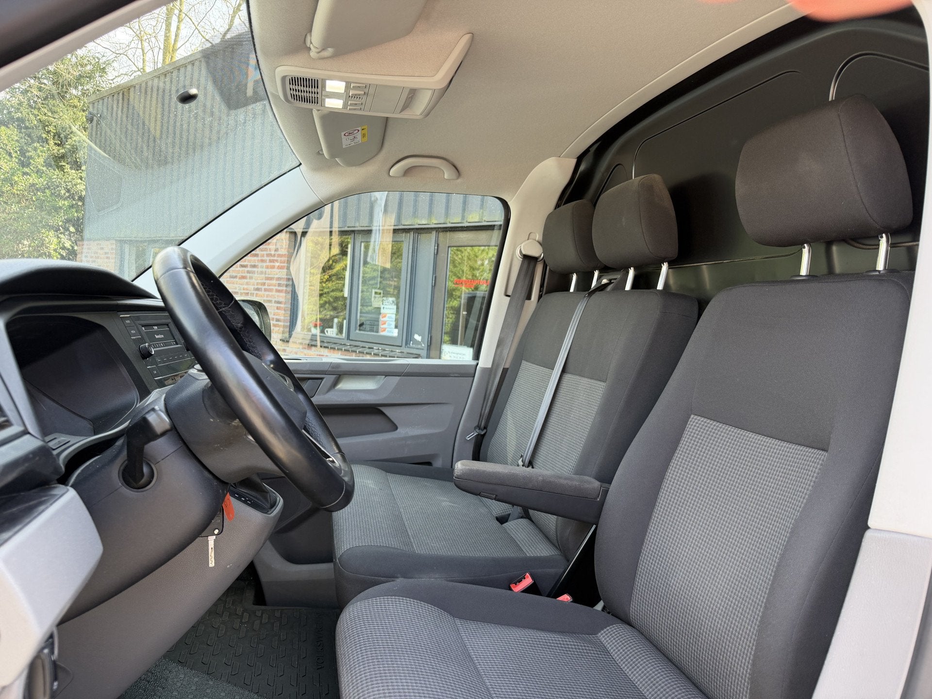 Volkswagen Transporter 2.0 TDI L1H1 Automaat 200PK DSG Adap., Stof, Gebruikt, Euro 6, 4 cilinders
