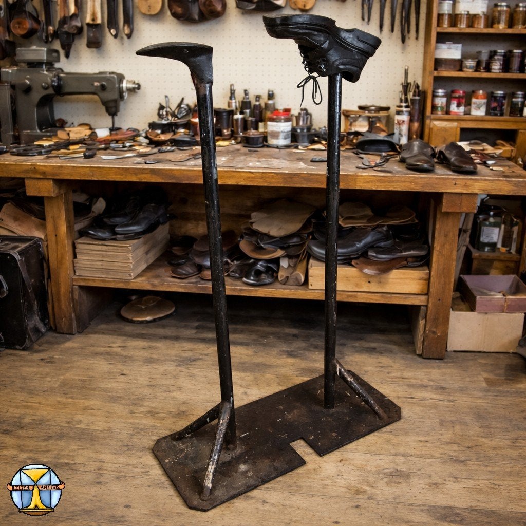 Antieke Dubbele Smeedijzeren Schoenleest Standaard (H113cm), Ophalen of Verzenden