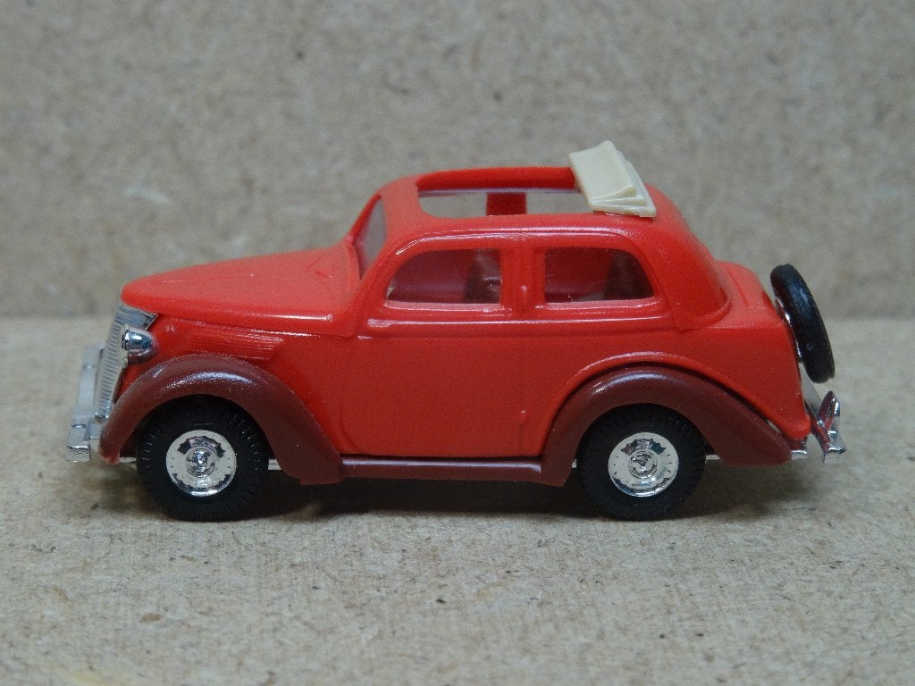 PRALINÉ 1/87, FORD Eiffel Schuifdak Rood, Zie Foto`s, Ophalen of Verzenden, Zo goed als nieuw, Auto, Overige merken