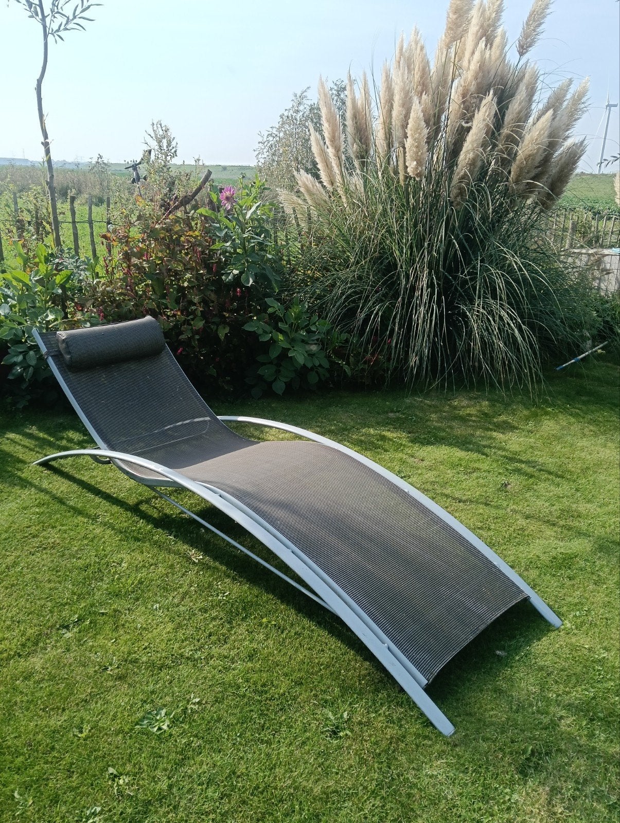 Comfortabele ligstoel voor buiten - Zo goed als nieuw, Tuin en Terras, Ophalen, Zo goed als nieuw, Aluminium, Verstelbaar
