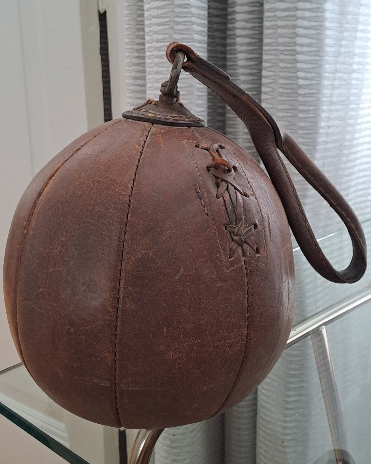 Vintage Leren medicijn/fysiotherapiebal met Handvat - Antiek, Ophalen of Verzenden
