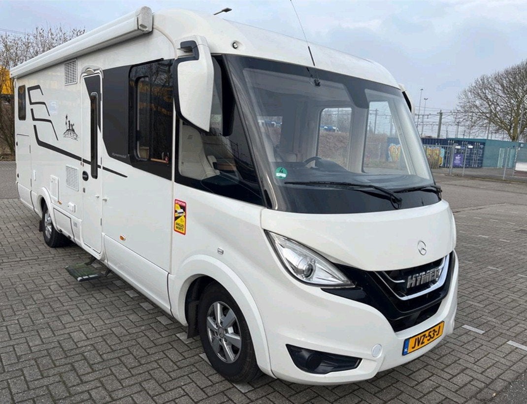 Hymer B 780 Integraal Camper - Luxe en Comfort, Gaslek-detector, Luifel, Vloeistofverwarming, 7 tot 8 meter